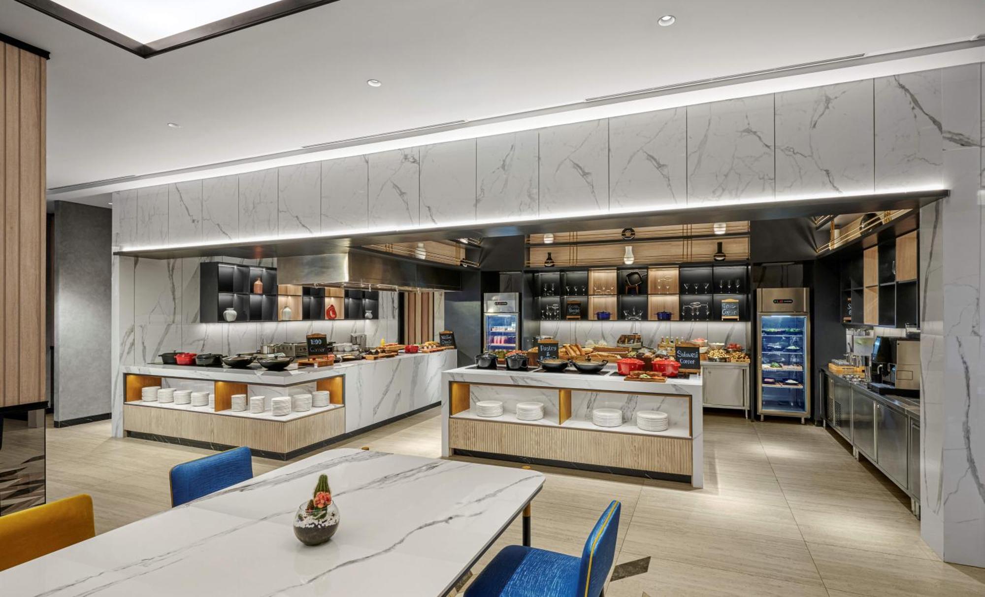 Hyatt Place होटल 4*